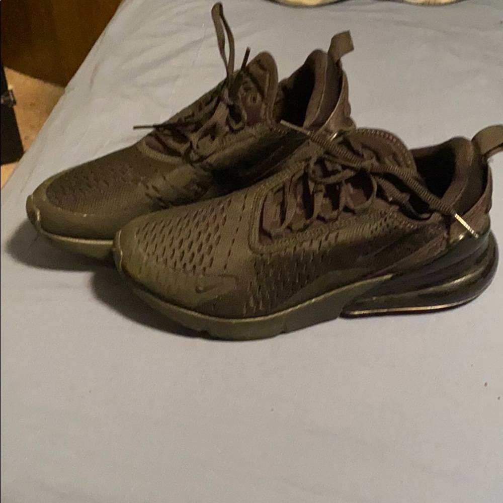Black Nike Air270